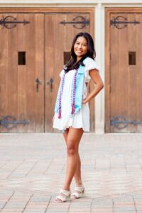 Girls Graduation Pictures at the University of Richmond