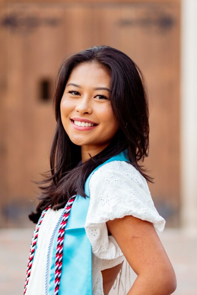 Girls Graduation Pictures at the University of Richmond