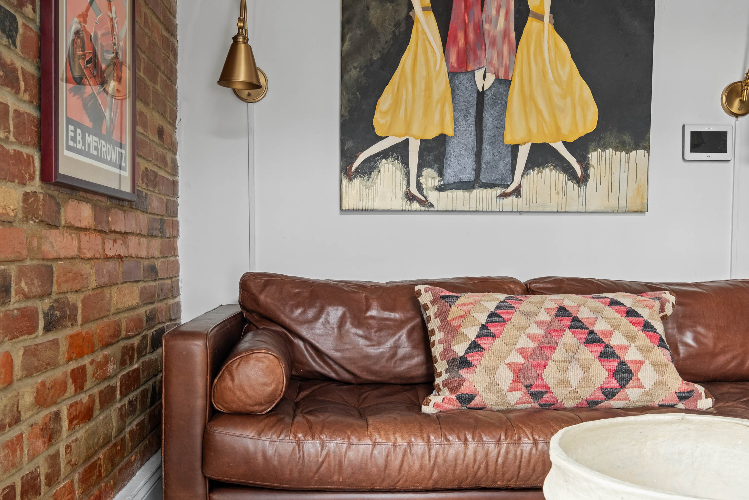 Best Airbnb Photographer in Virgnia-2 Architectural photo of an interior of an airbnb. Real estate photo