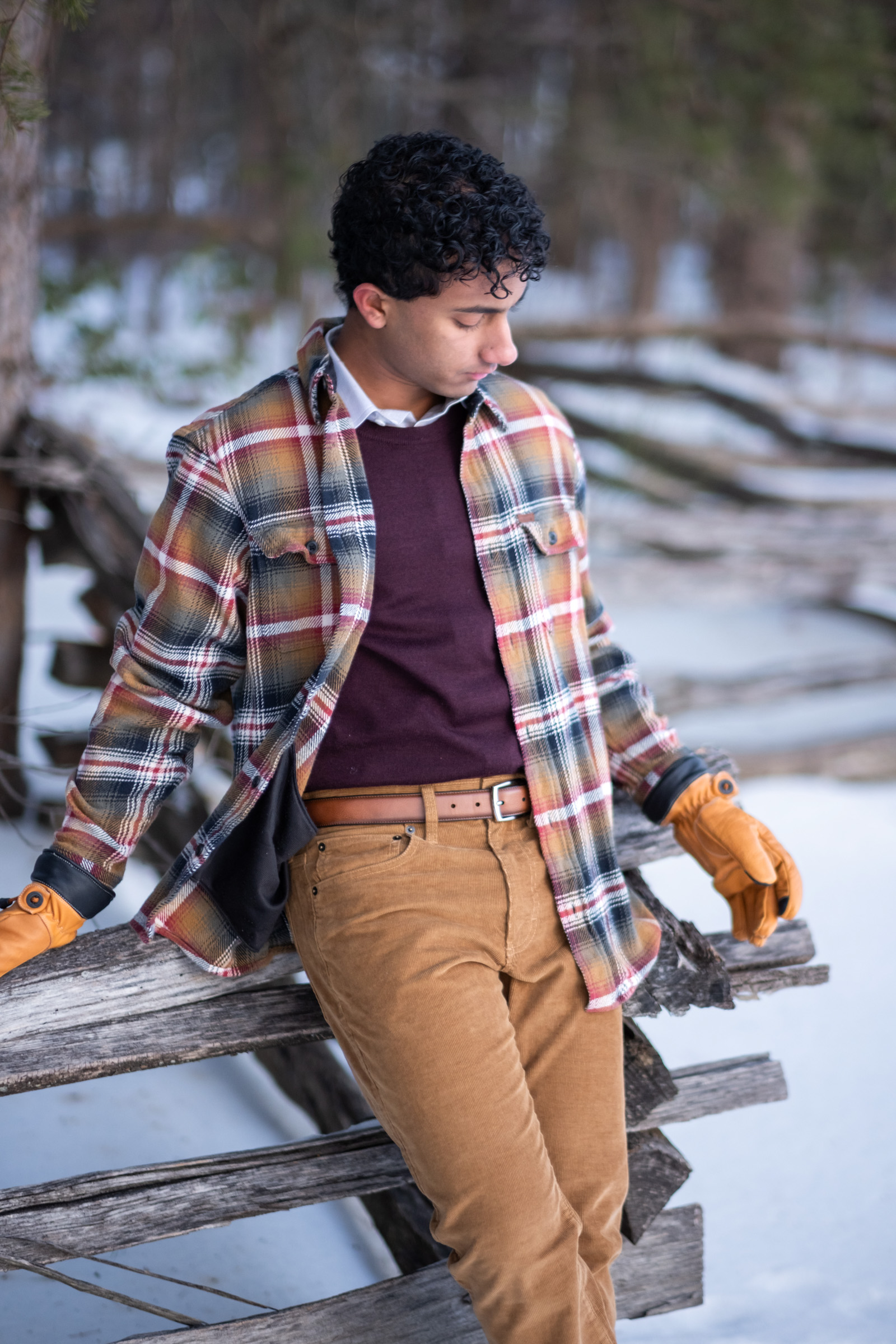 Richmond_Senior_Portraits-27 Richmond Senior Photographer Picture of Graduating Boy Outdoors in the Snow