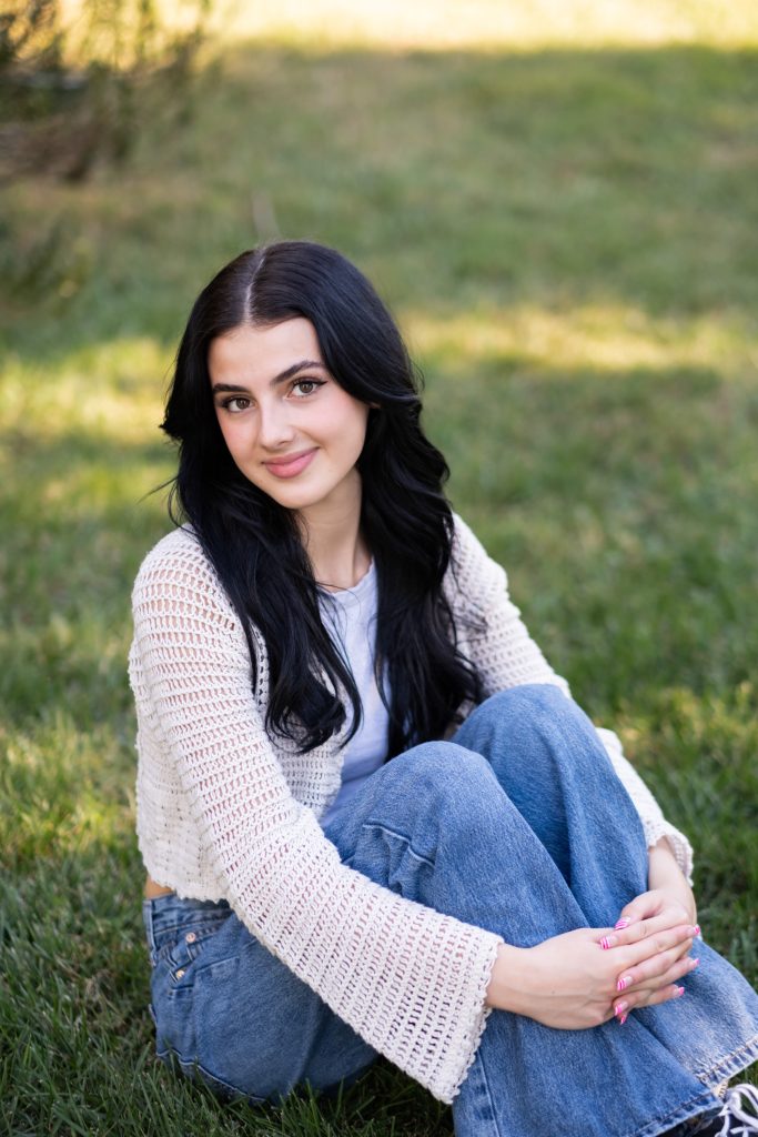 VictoriaBond-110 Senior Picture Headshot of Graduating Girl in Field